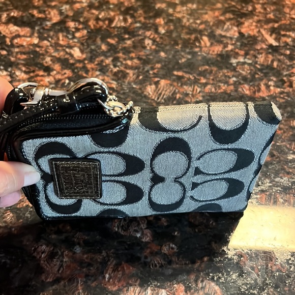 Coach small wristlet - Picture 6 of 7